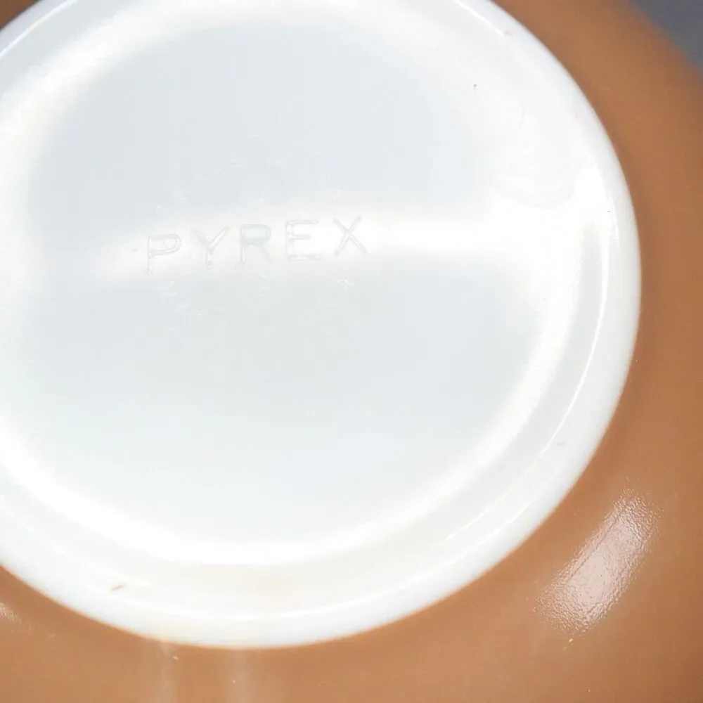 Pyrex Large Bowl 4 qt brown Early American Design in Gold